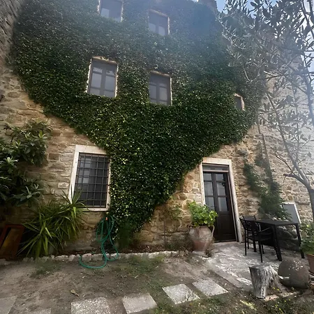 Le Dimore Del Castello In Umbria Gualdo Cattaneo